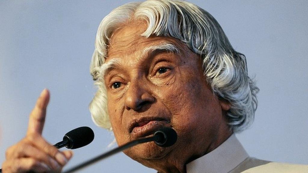 এজন সাধাৰণ খবৰ কাগজ বিক্ৰেতাৰ পৰা 'মিছাইল মেন'লৈ
